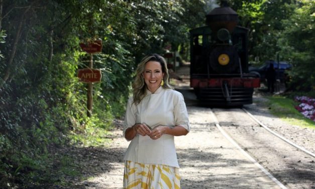 Casa Bambuí celebra três anos em Campos do Jordão com prato especial, oficina de bolos e exposição