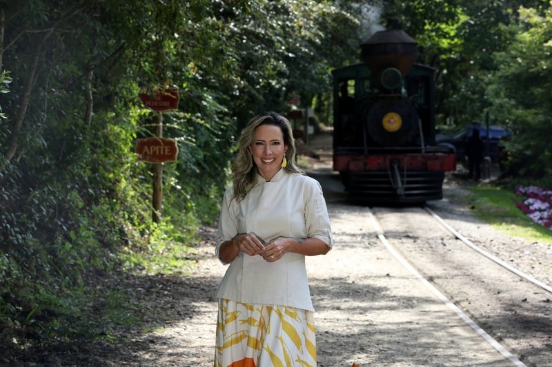 Chef Anouk Migotto na Casa Bambuí, no Parque Bambuí, em Campos do Jordão