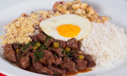 Arroz de Carreteiro: Receita Tradicional Gaúcha Passo a Passo