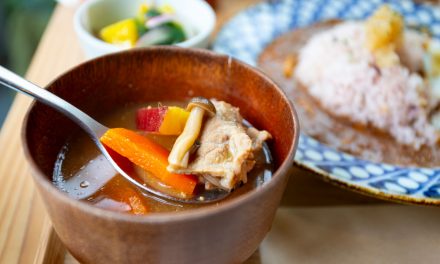 Canja de Galinha Reforçada: Receita Reconfortante para o Inverno