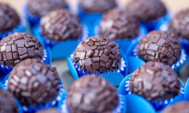 Brigadeiro Gourmet: Receita Cremosa e Irresistível