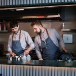 Gestão de Equipe na Cozinha: Como Liderar e Motivar o Time